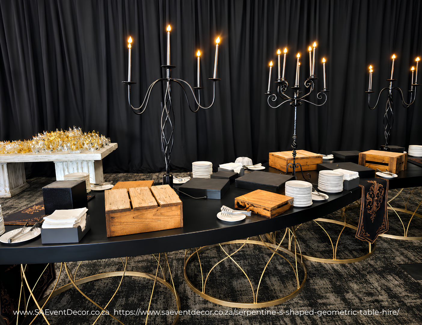 S-SHAPED TABLE HIRE AT BLUE HILLS EQUESTRIAN ESTATE 1 www.SAEventDecor.co .za httpswww.saeventdecor.co .zaserpentine s shaped geometric table hire