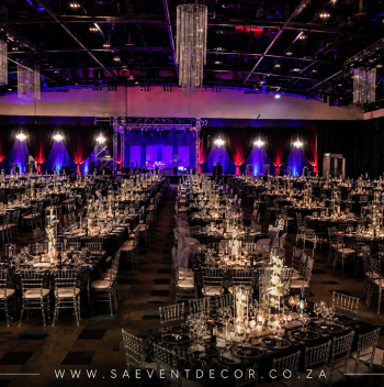 Glitz & Glam Corporate Gala Décor 3